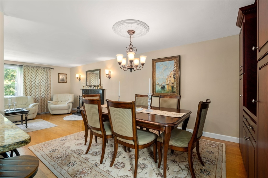 125 Fensview Dr