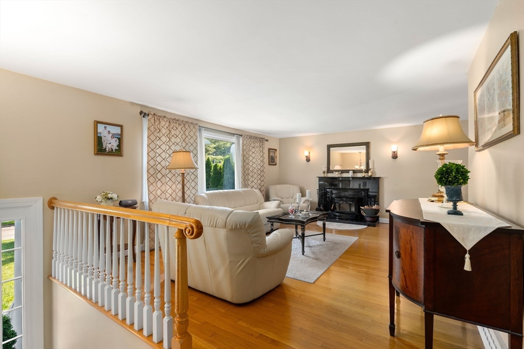125 Fensview Dr