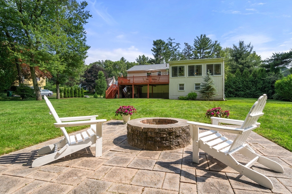 125 Fensview Dr