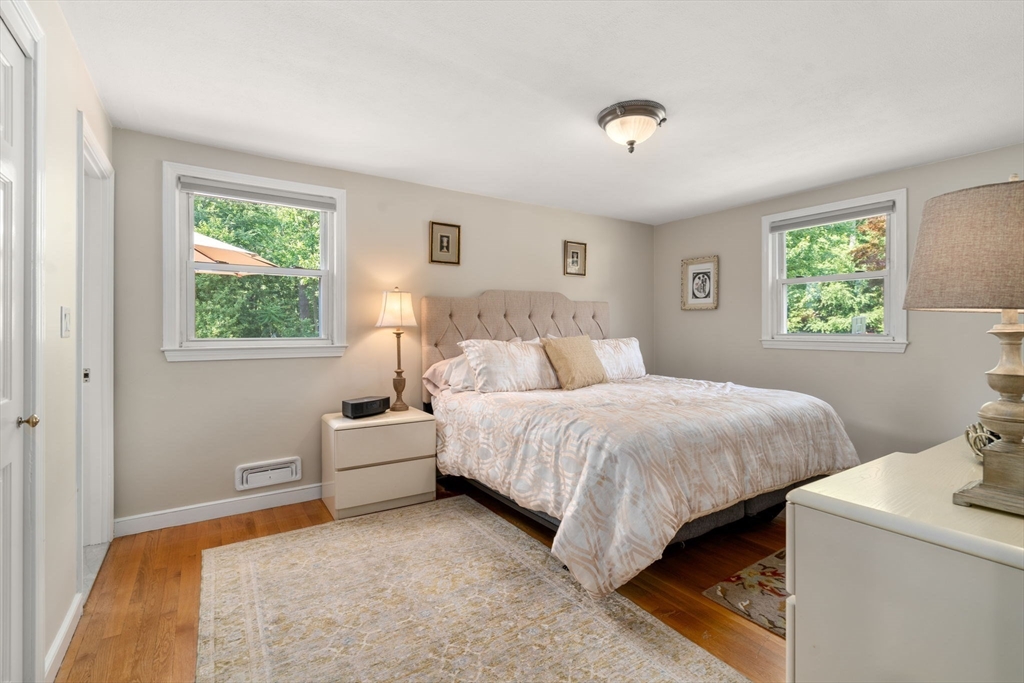 125 Fensview Dr