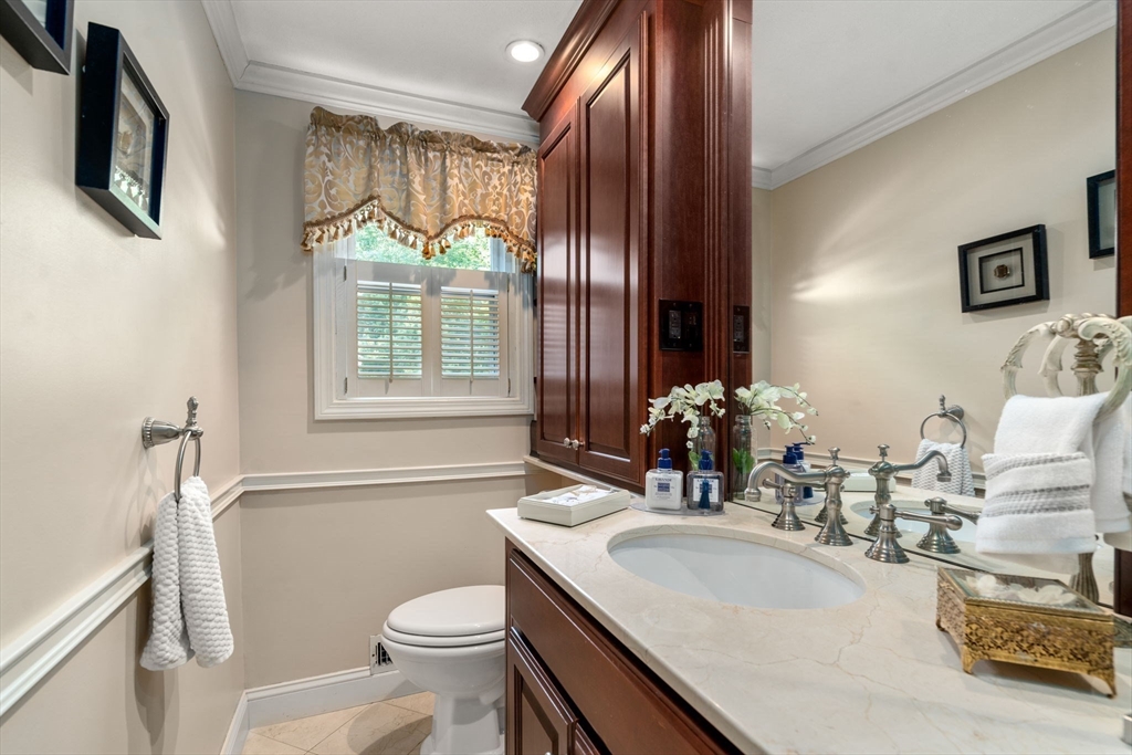 125 Fensview Dr