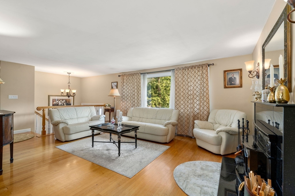 125 Fensview Dr