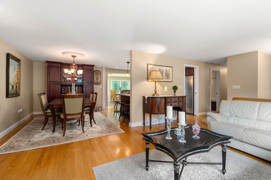 125 Fensview Dr