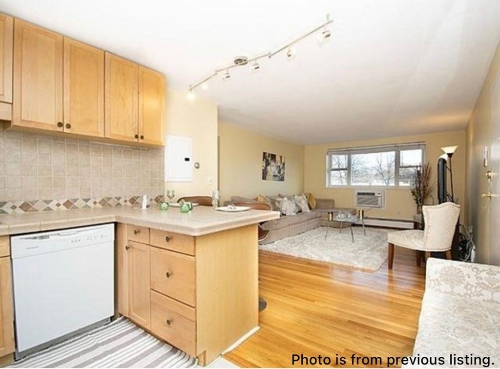 211 Baker # 32