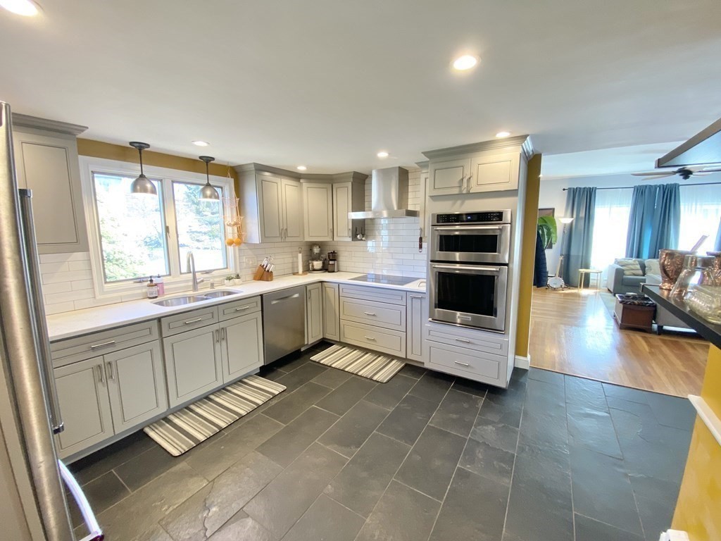 30 Woodbriar Rd