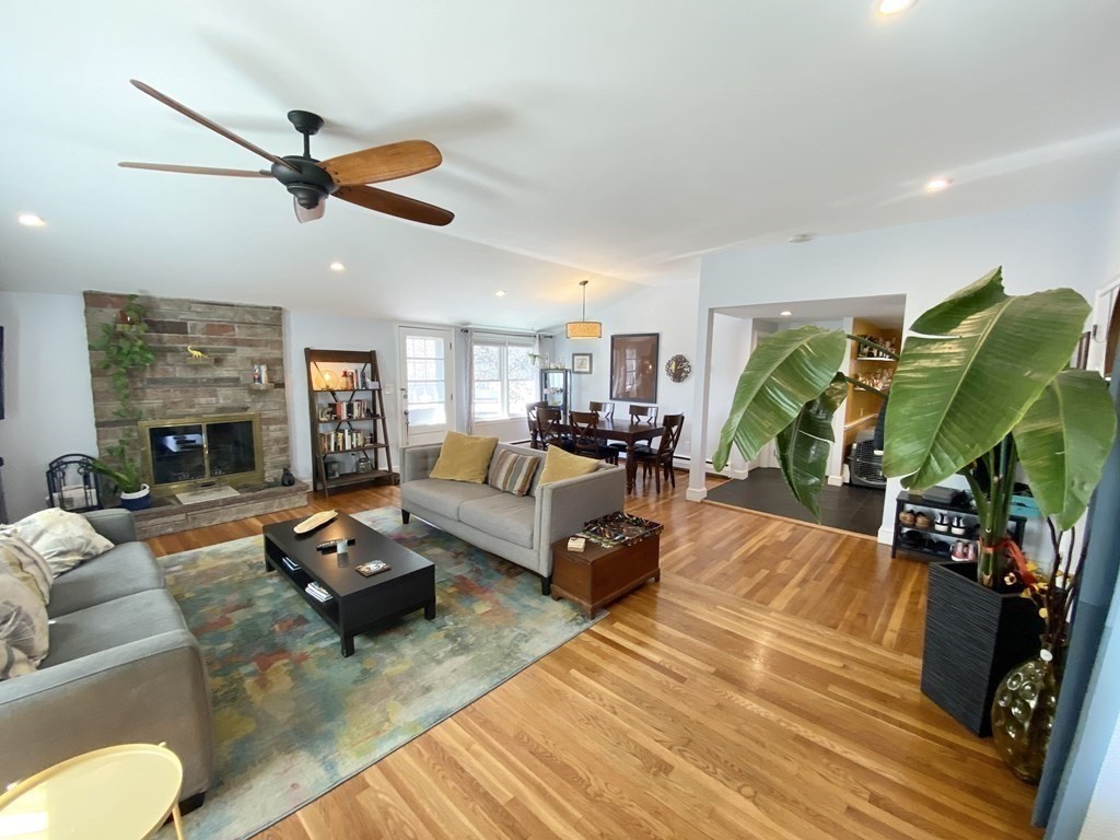 30 Woodbriar Rd