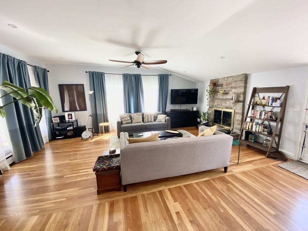 30 Woodbriar Rd