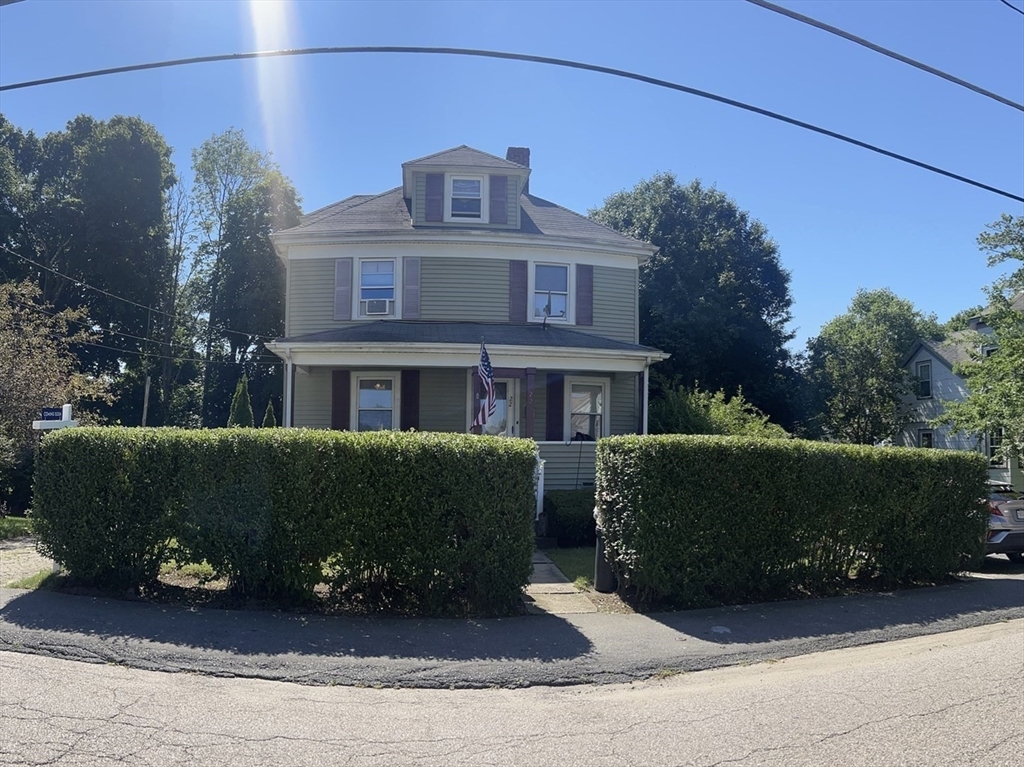 22 Kinsley St