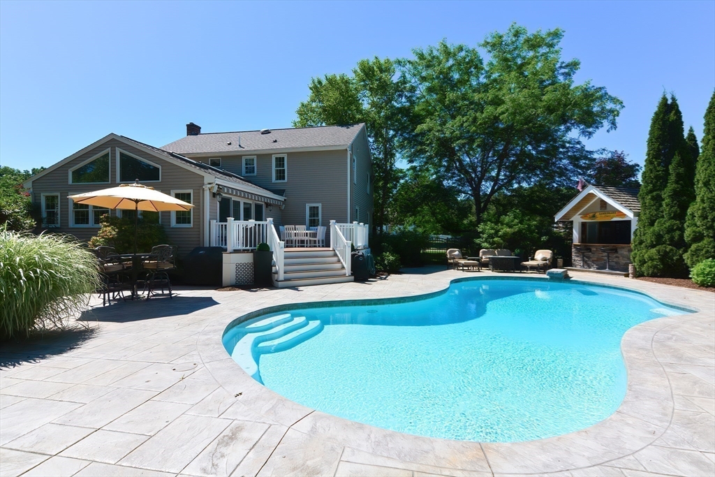 7 Brastow Drive