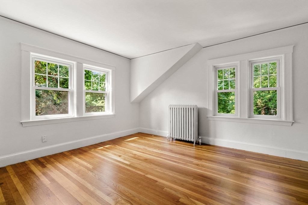11 Harrington St