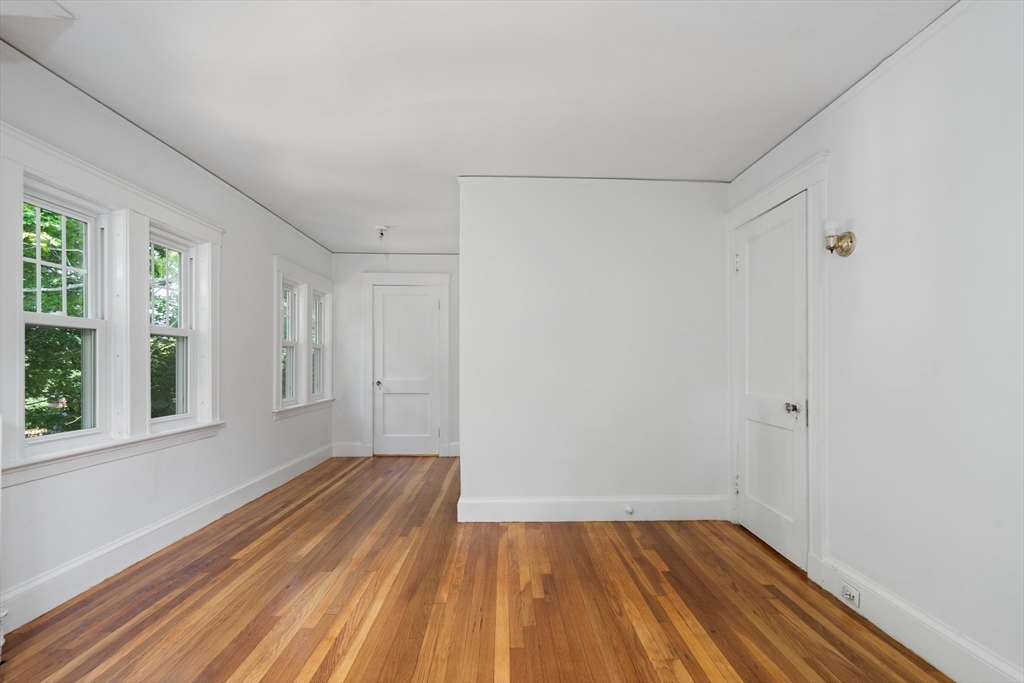 11 Harrington St