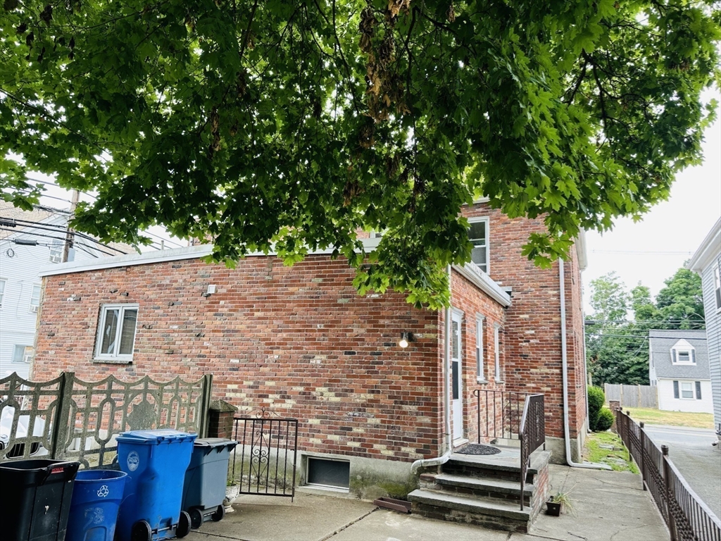 56-58 Bacon St
