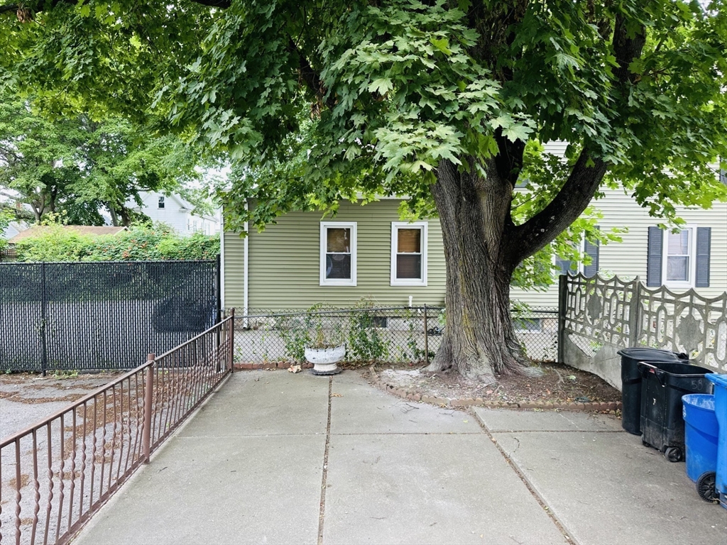 56-58 Bacon St