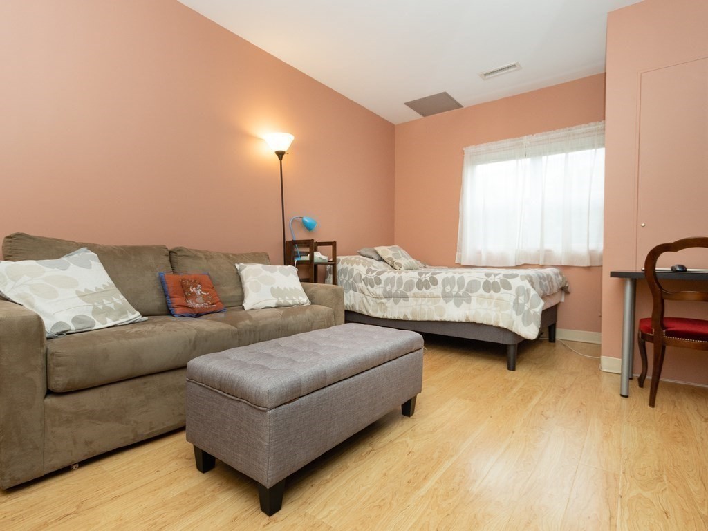 140 Railroad Ave # B106
