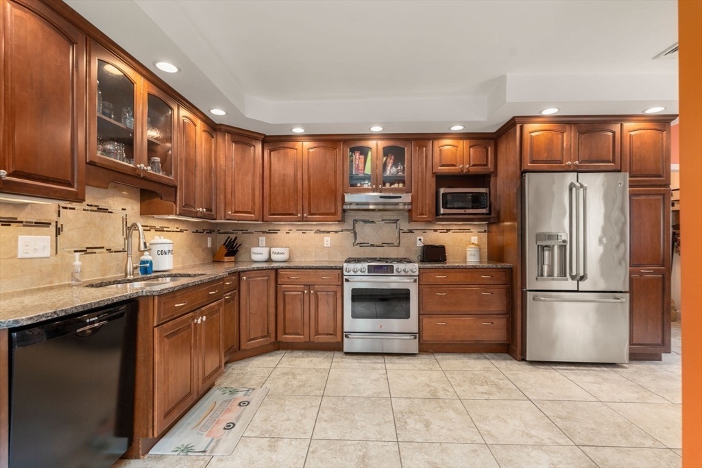 50 Waldron Rd