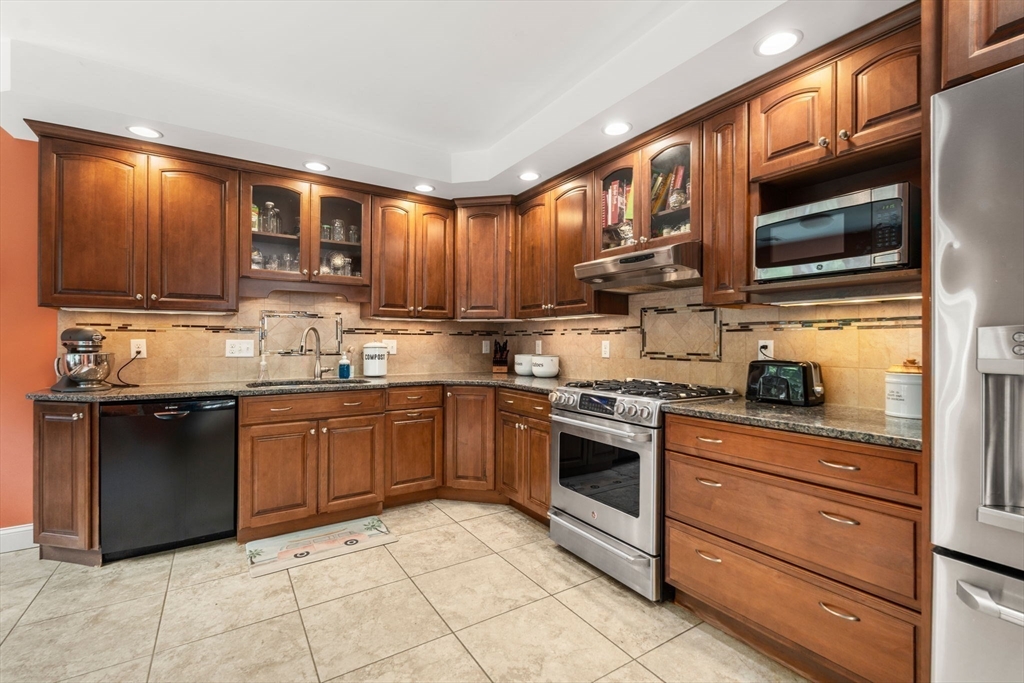50 Waldron Rd