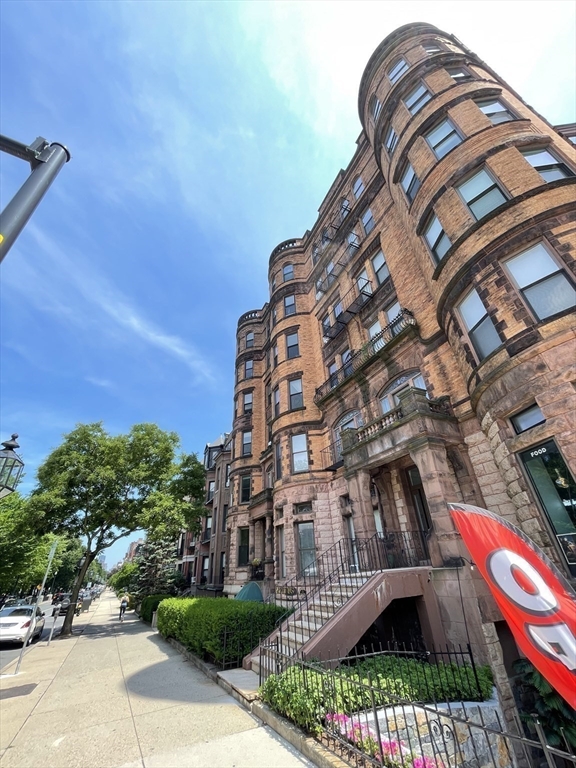 362 Commonwealth Ave # 2H