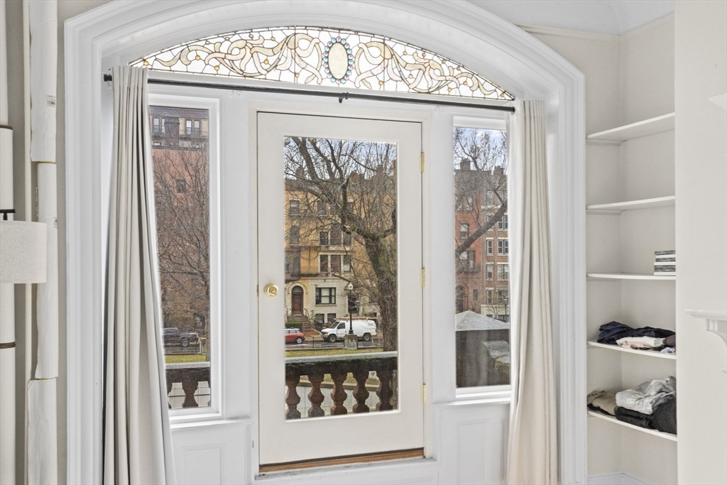 362 Commonwealth Ave # 2H
