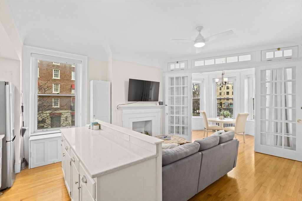 362 Commonwealth Ave # 2H