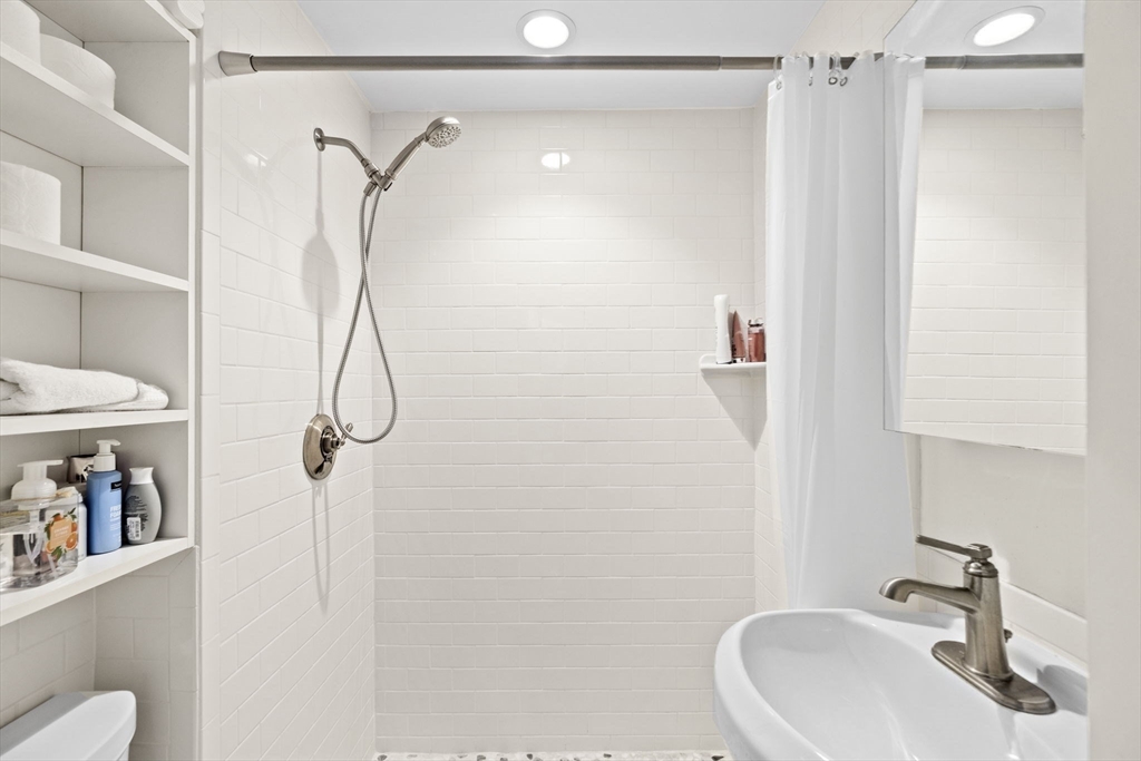 362 Commonwealth Ave # 2H