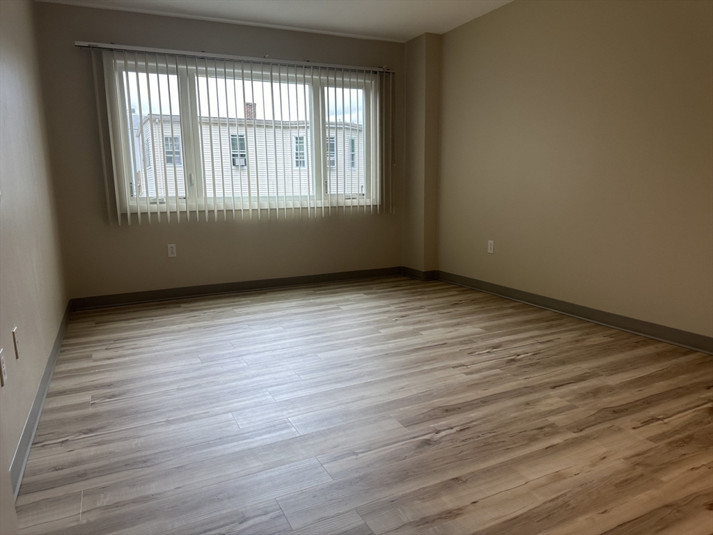 35 Desmoines Rd # 203