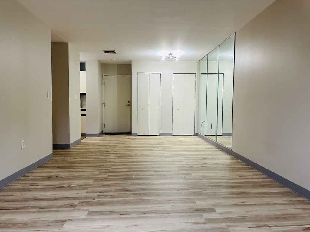 35 Desmoines Rd # 203