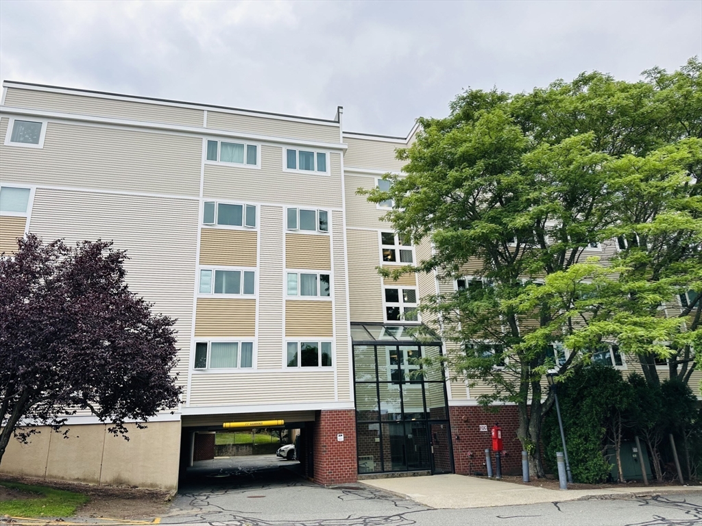 35 Desmoines Rd # 203