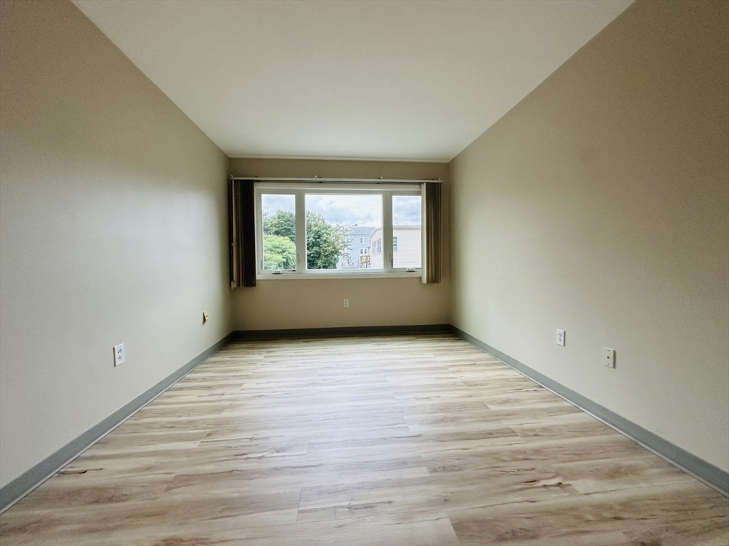 35 Desmoines Rd # 203