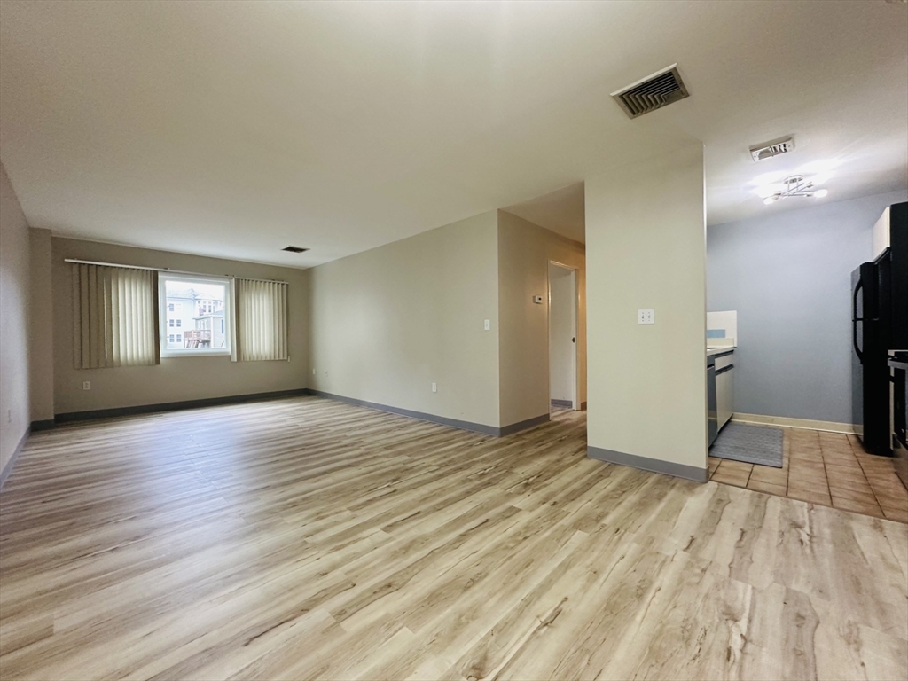 35 Desmoines Rd # 203