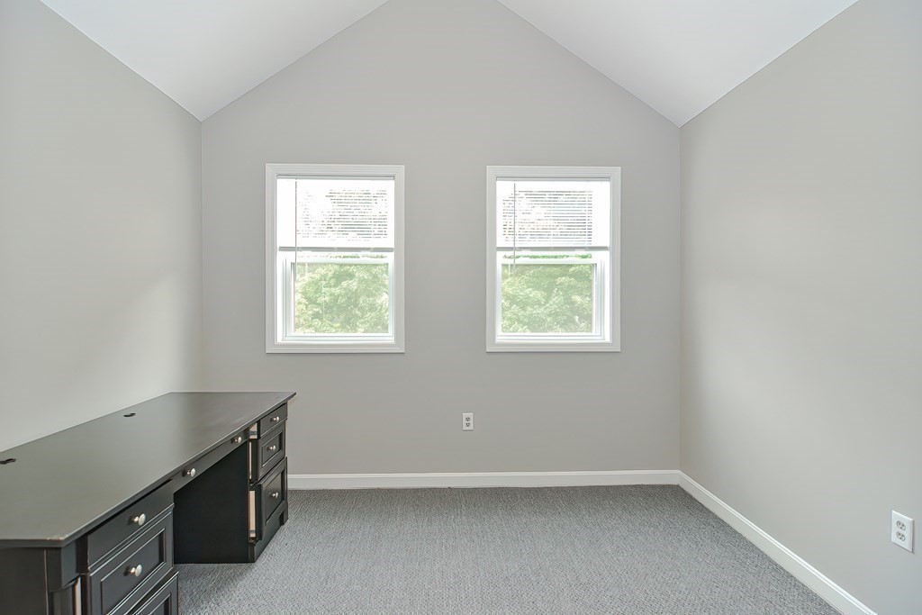 391/395 E Central St