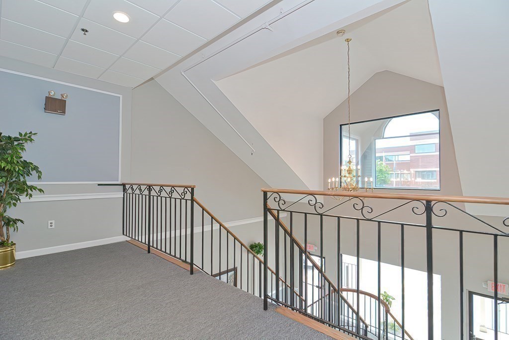 391/395 E Central St