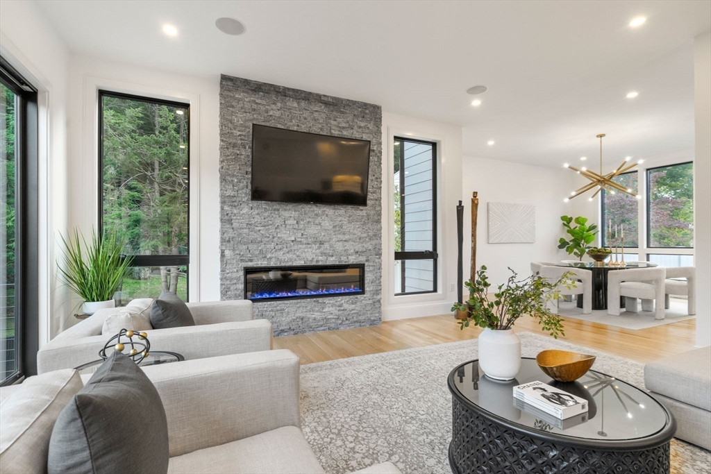 12 Antonellis Cir