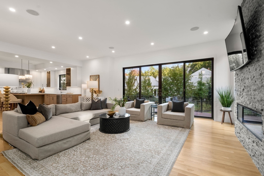 12 Antonellis Cir