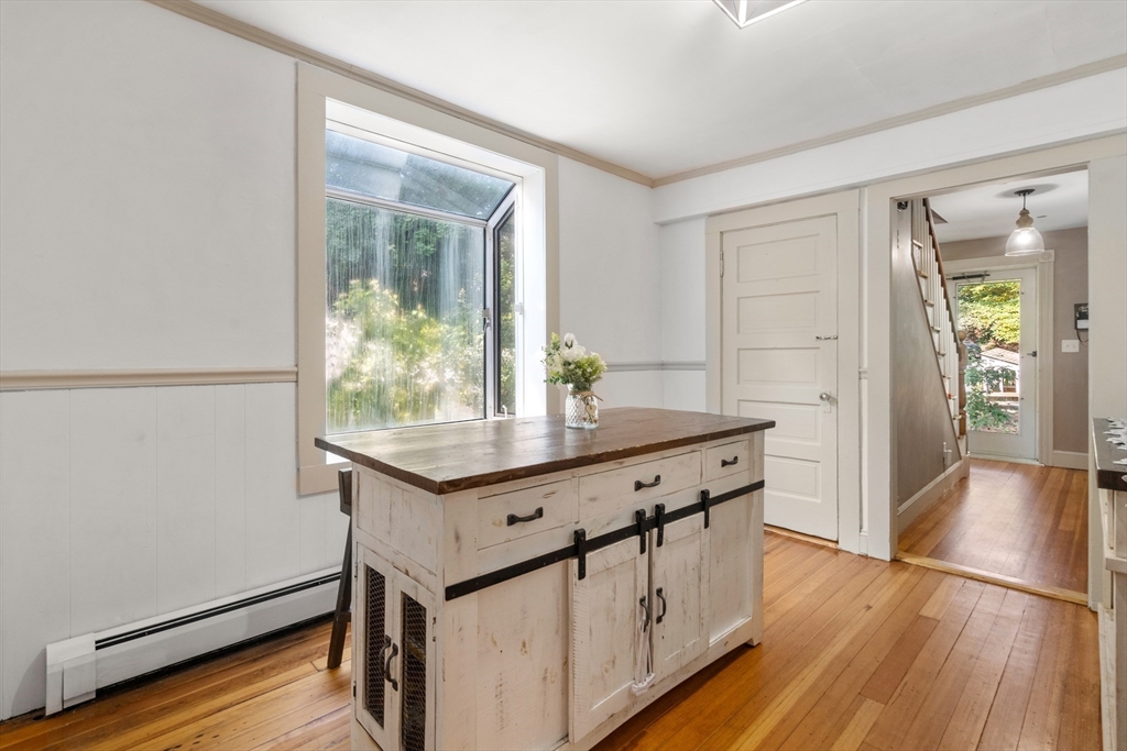 76 Allen St # 1