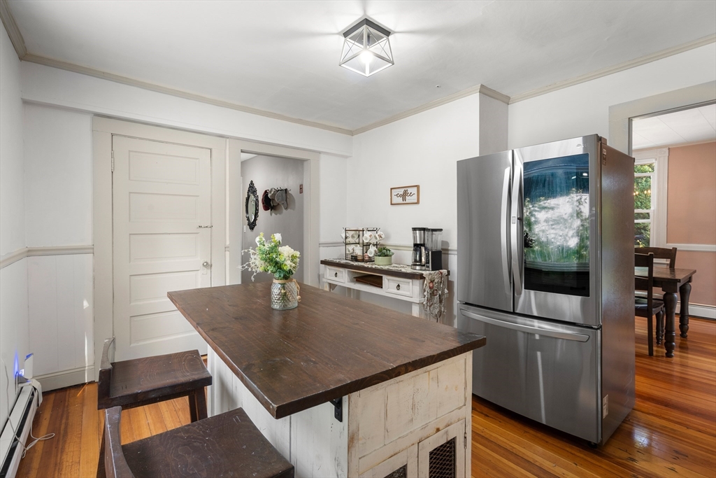 76 Allen St # 1