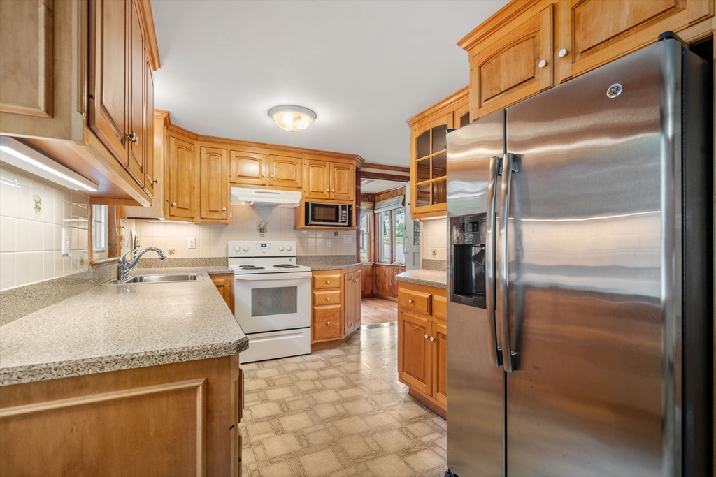 27 Elda Dr