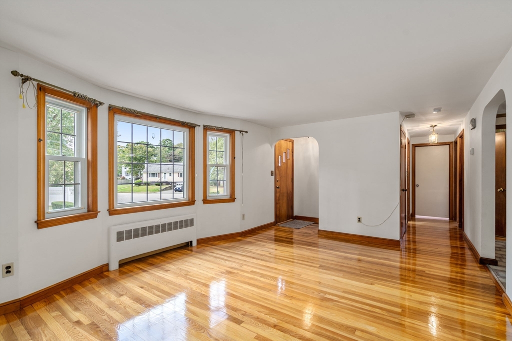 27 Elda Dr