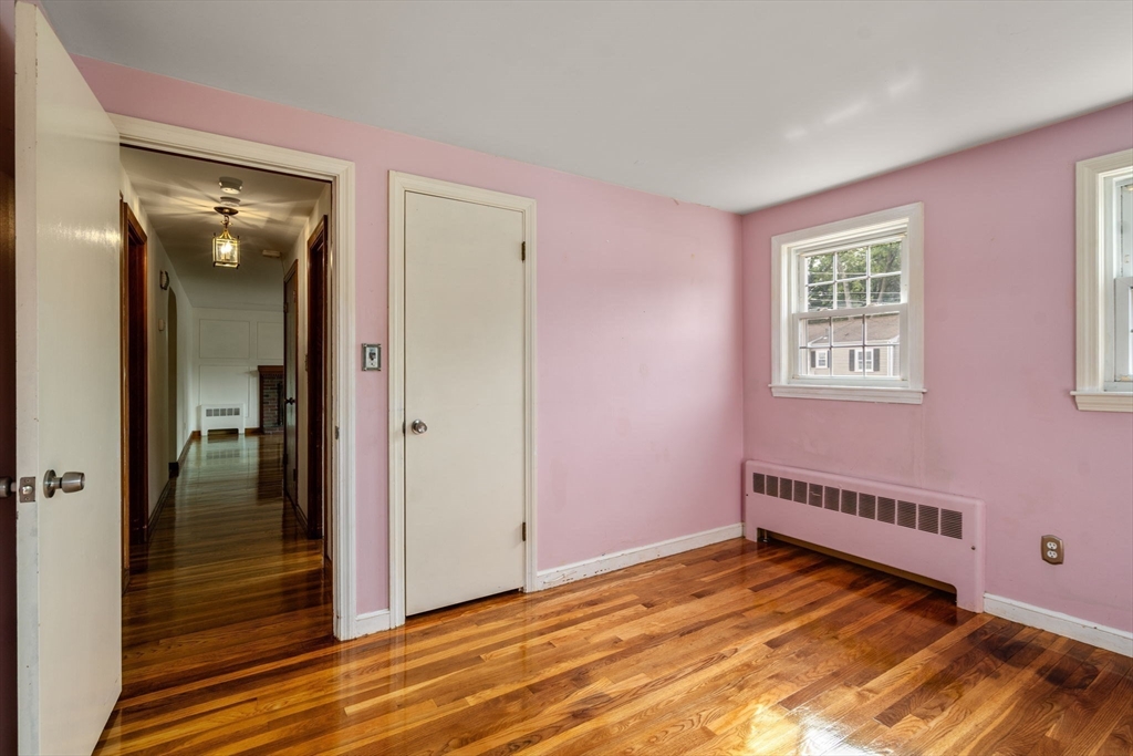 27 Elda Dr