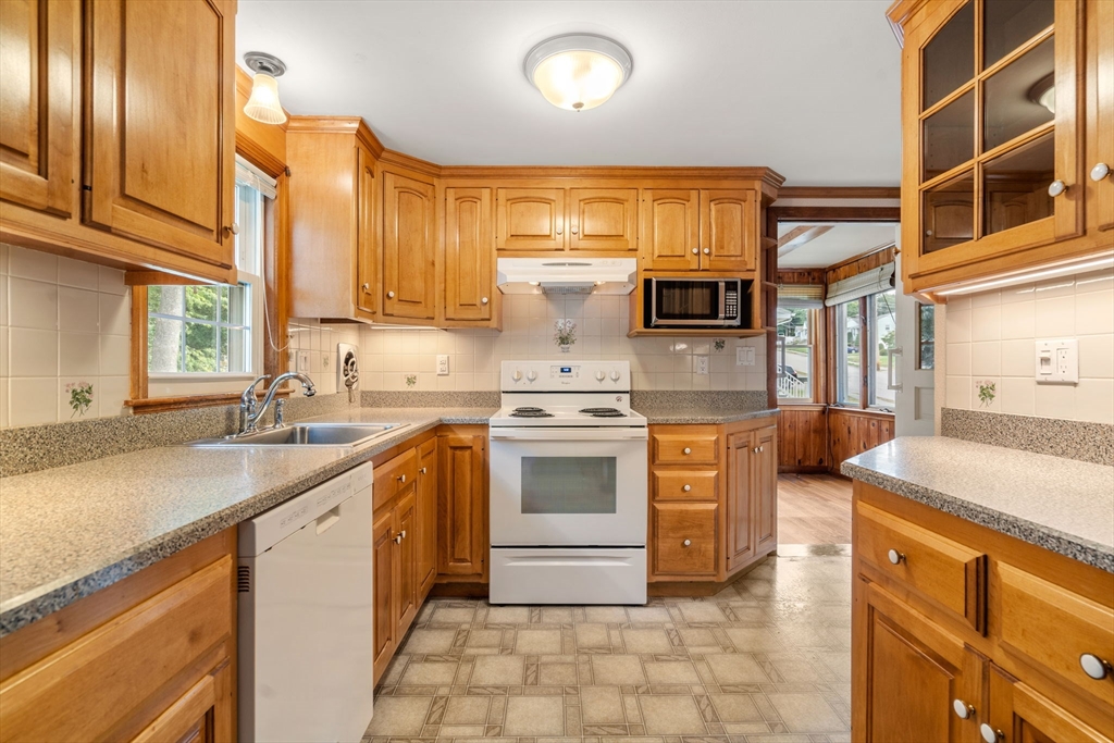 27 Elda Dr