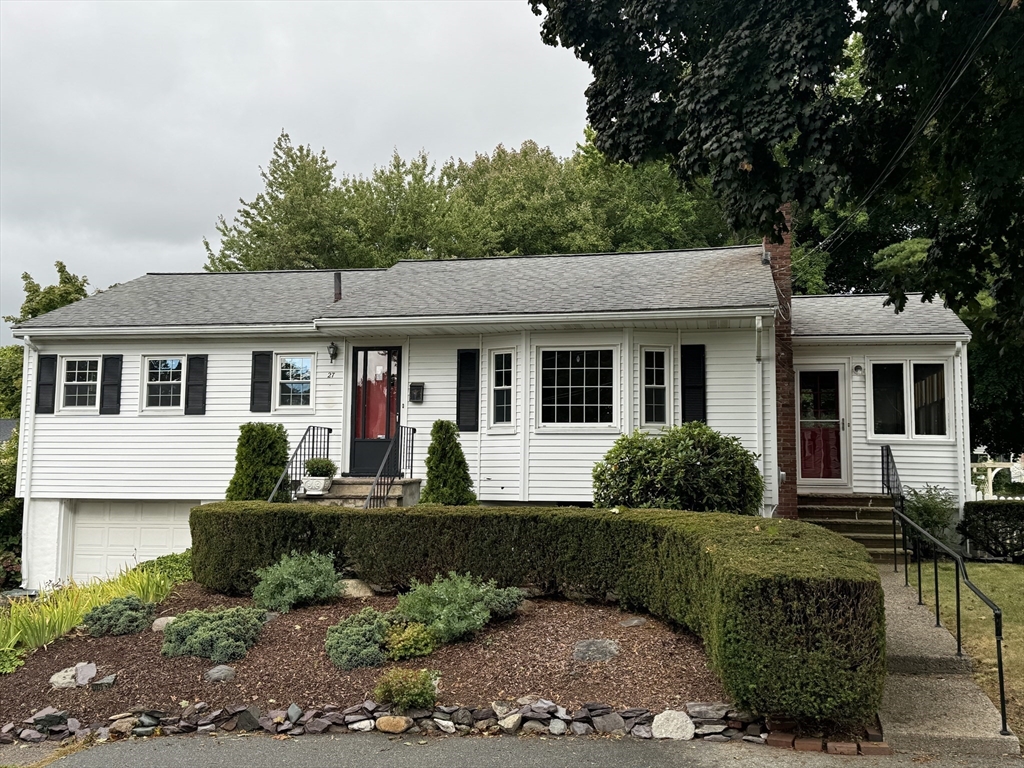 27 Elda Dr