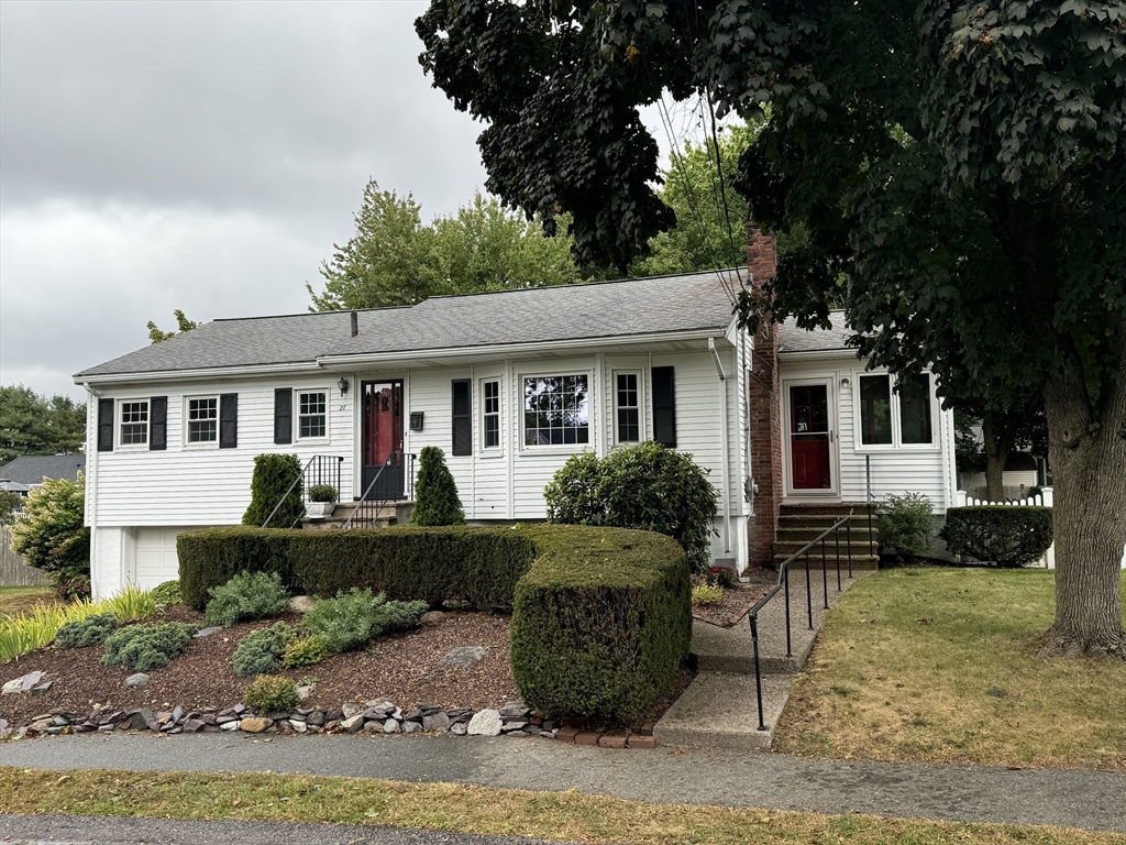 27 Elda Dr