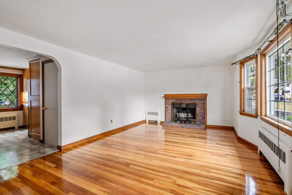 27 Elda Dr