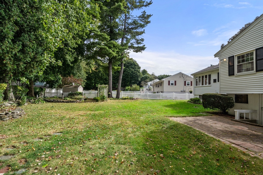 27 Elda Dr