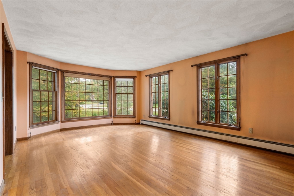 14 Oriole Road