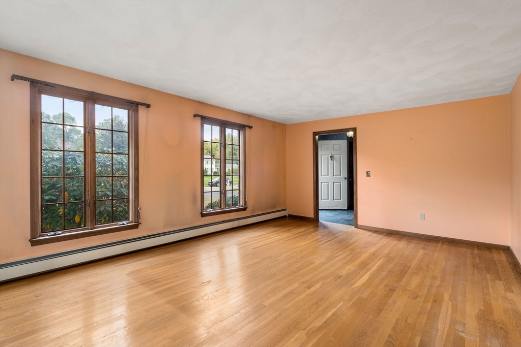 14 Oriole Road