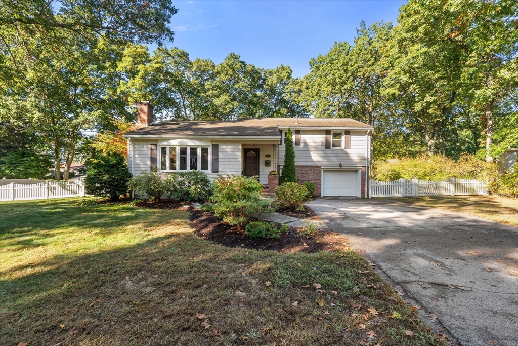 16 Bonney Ln