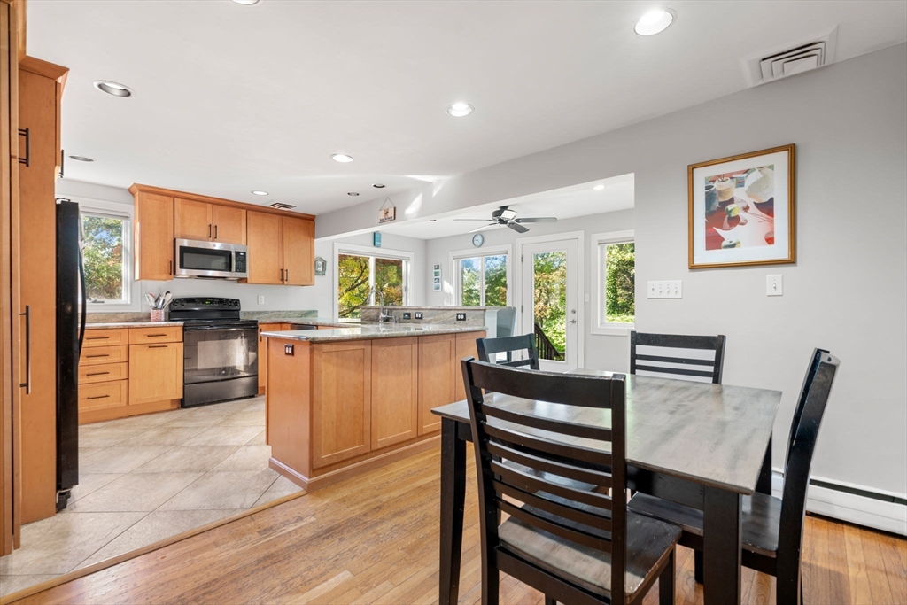 16 Bonney Ln