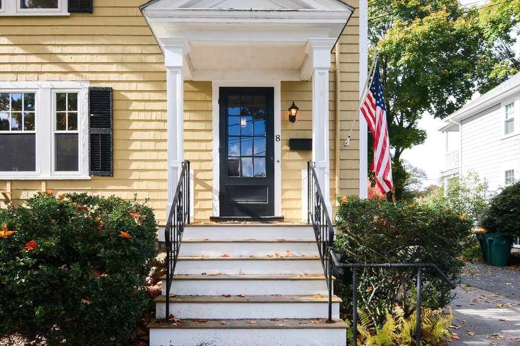 8 Charles St