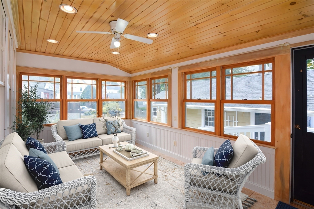 8 Charles St