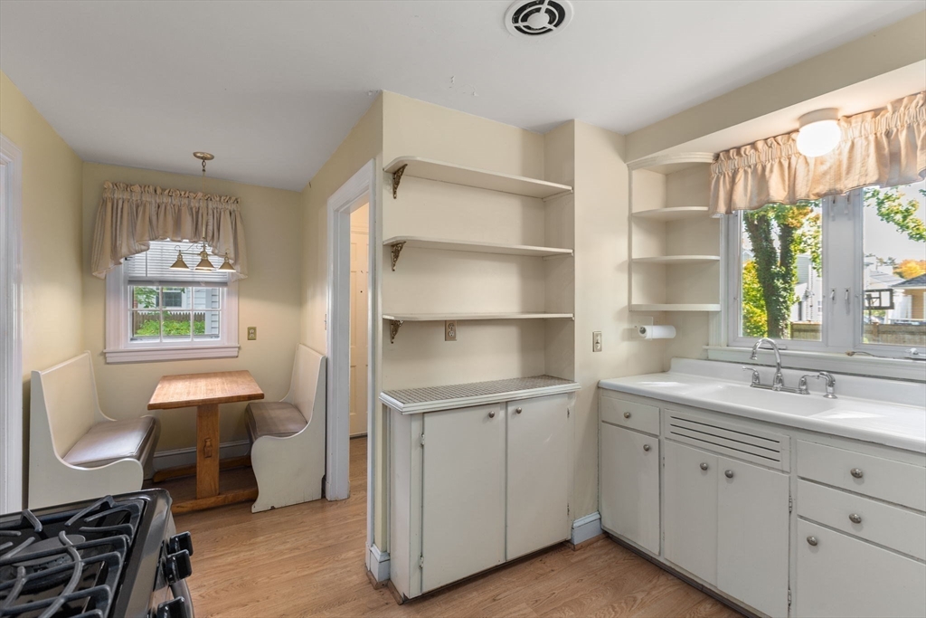 31 Lasell St